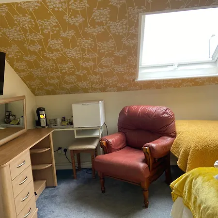 Aquarius Bed & Breakfast 2*