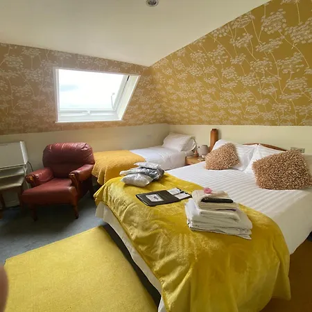 Aquarius Bed & Breakfast 2*